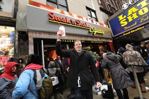 Big Apple Takes Bite Out of First-Ever Steak 'n Shake Signature Restaurant