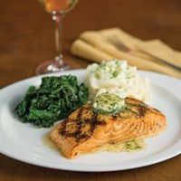 Stoney River Expands Menu to Entice Fish and Seafood Lovers