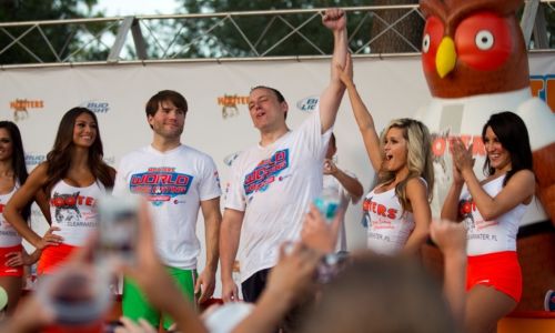 Joey Chestnut Named Hooters Wing-Eating World Champion 2012 After Devouring 144 Wings In 10 Minutes
