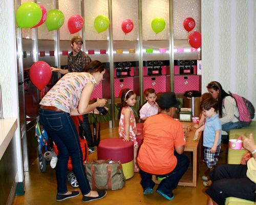 16 Handles Frozen Yogurt Expands Footprint Across Manhattan with Four Additional Stores