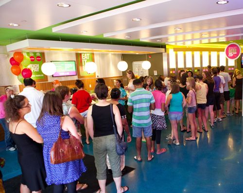 16 Handles Frozen Yogurt Expands to Miami; First Store to Open on Popular Lincoln Road