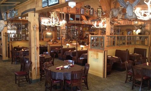 Bugaboo Creek Steak House Holds Food Drive
