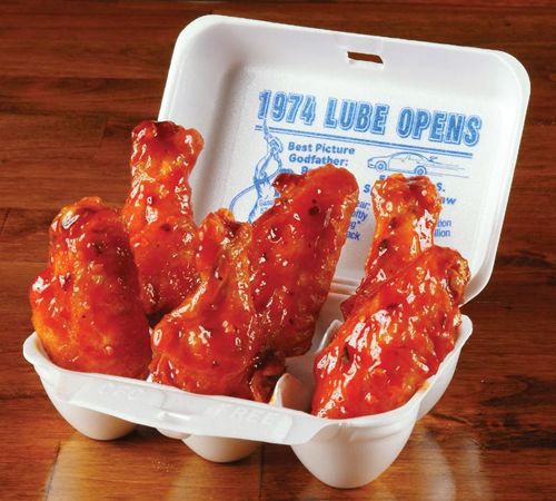 Award-Winning Quaker Steak & Lube Presents Free Wings To Buffalo Customers