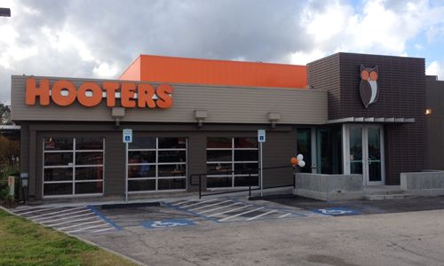 Hooters Reopens Five Texas Locations with New Contemporary Design
