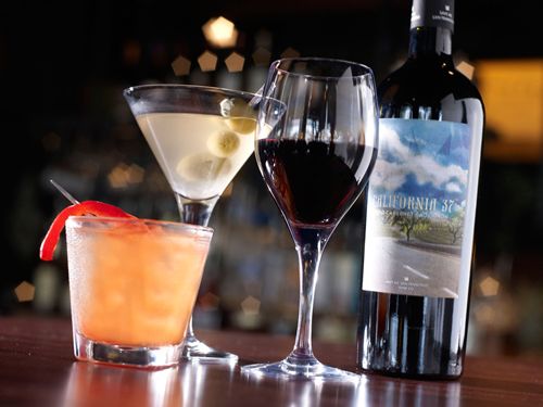 Bar Louie Celebrates 2 Years in The Woodlands with 2-day Event