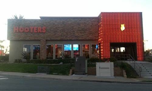 Hooters Unveils New Contemporary Design in San Marcos, CA