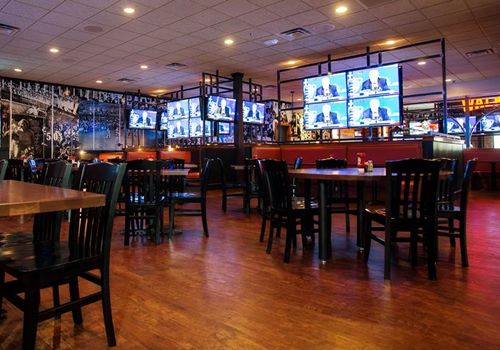 Walk-On's Opens at Towne Center