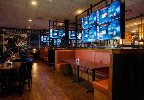 Walk-On's Opens at Towne Center