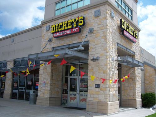 Dickey's Barbecue Kicks off National Barbecue Month with 400th Restaurant