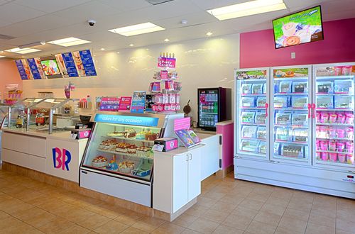 Baskin-Robbins Honors Burbank Franchisee With Franchisee of the Year Award & New Ice Cream Shop