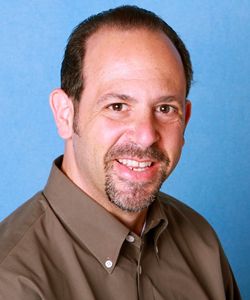 Robeks Fresh Juices and Smoothies Franchise Welcomes Victor DeSio as Senior Director, Franchise Development
