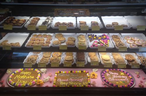 Nestlé Toll House Café by Chip Begins Baking with Love at Westfield South Shore