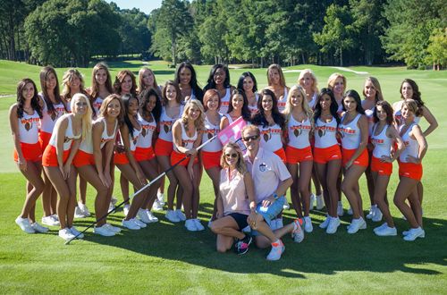 2015 Hooters Memorial Cup Golf Tournament Raises $100,000 for Charity
