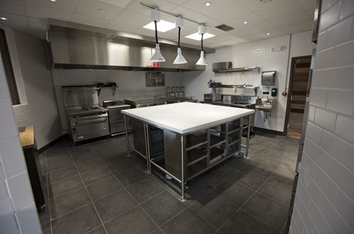 Zinburger Wine & Burger Bar To Unveil its Largest Restaurant, First Test Kitchen and Private Dining Room in Morris Plains, New Jersey on October 6