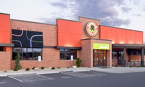 Buffalo Wings & Rings Provides Families with Club-Level Restaurant Experience