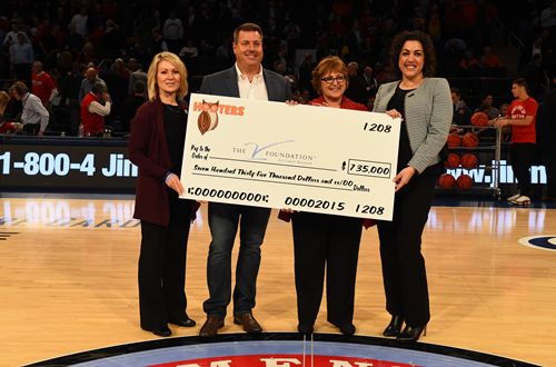 Hooters Raises Record-Setting $811,000 in Fight Against Breast Cancer