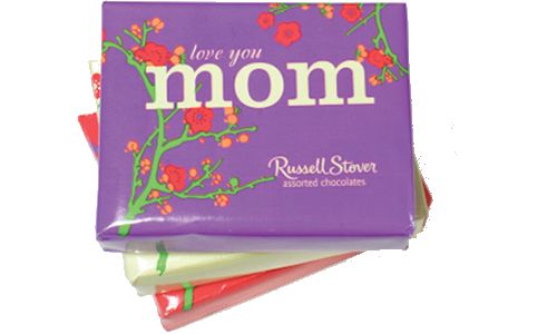 Daytime Café Celebrates Moms, Dads and Grads