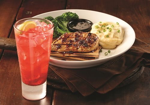 Make Every Day Feel Like 'Friyay' With TGI Fridays New Dine & Drink Pairings That Are The Perfect Motivation For A Night Out