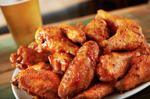 Hurricane Grill & Wings Honor Dads This Father's Day