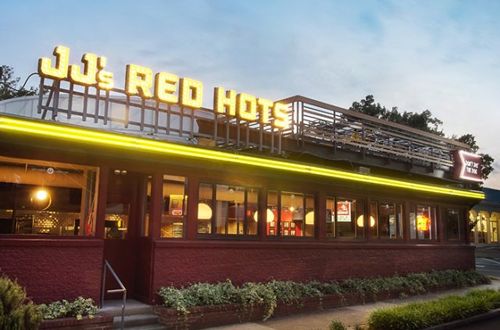 JJ's Red Hots to Treat Dads to A Free Hot Dog on Father's Day