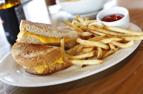 Zinburger Wine & Burger Bar Introduces Summer Kids Menu