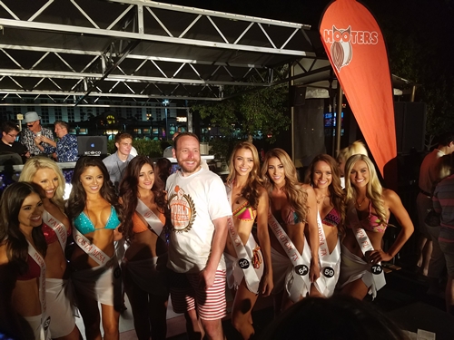 Joey "Jaws" Chestnut Devours 194 Hooters Chicken Wings in 10 Minutes, Reclaims Hooters Worldwide Wing Eating Title