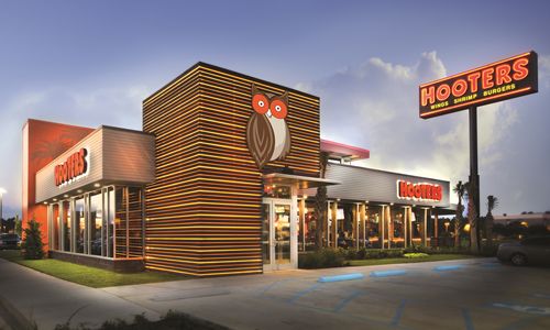 Hooters Opens First Bolivia Location in Santa Cruz