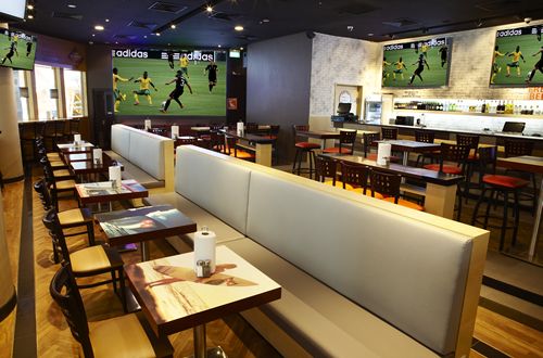 Hooters Continues Expansion in Asia with New Location in Singapore