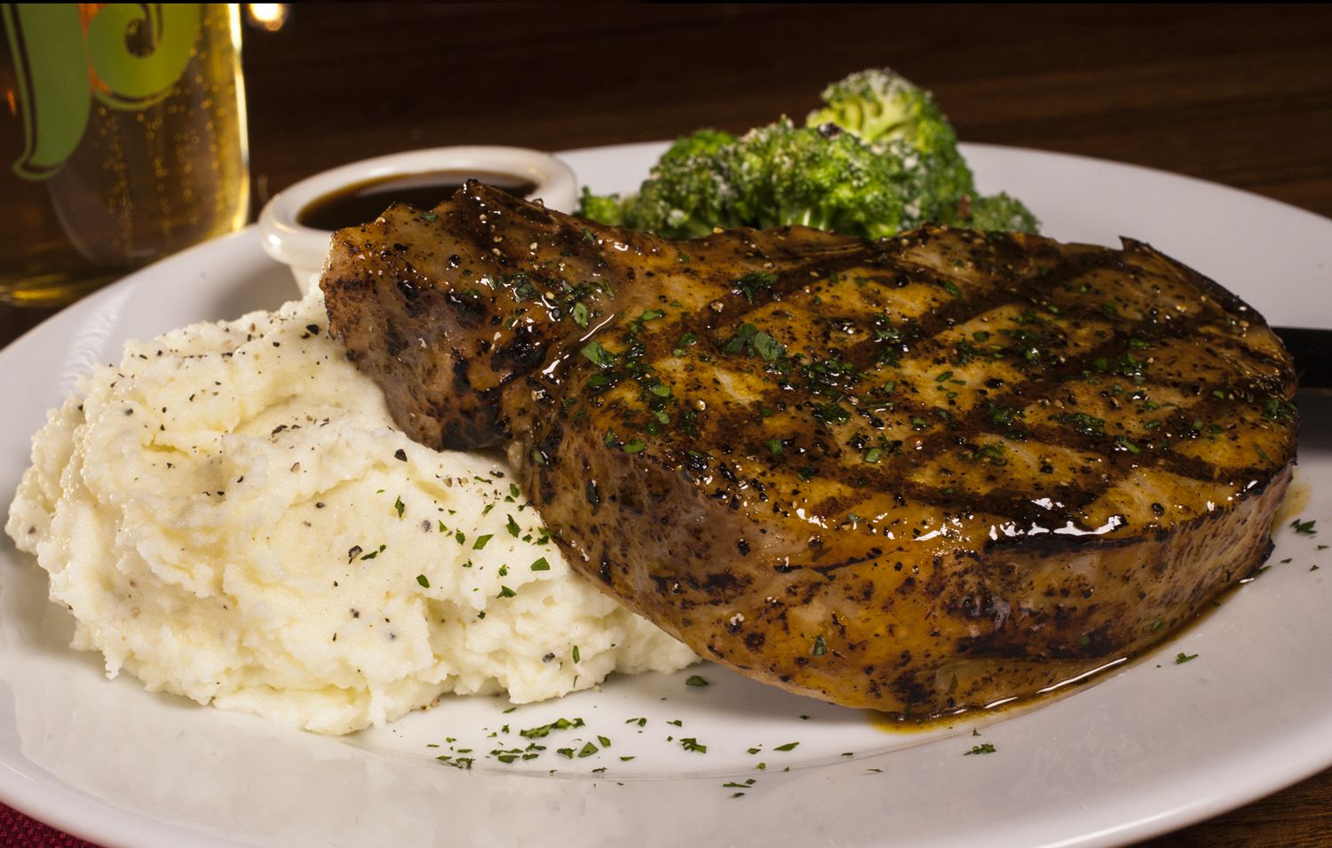 Bennigan's Debuts Legendary New Menu