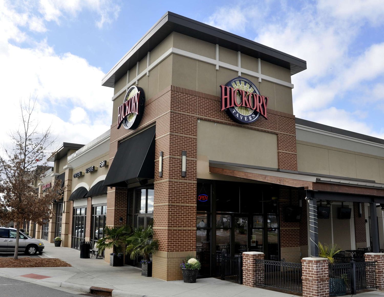 Hickory Tavern to Crown Dads 'King For A Day' with Father's Day Feast