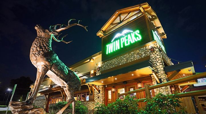Twin Peaks Climbs In Sales and Traffic