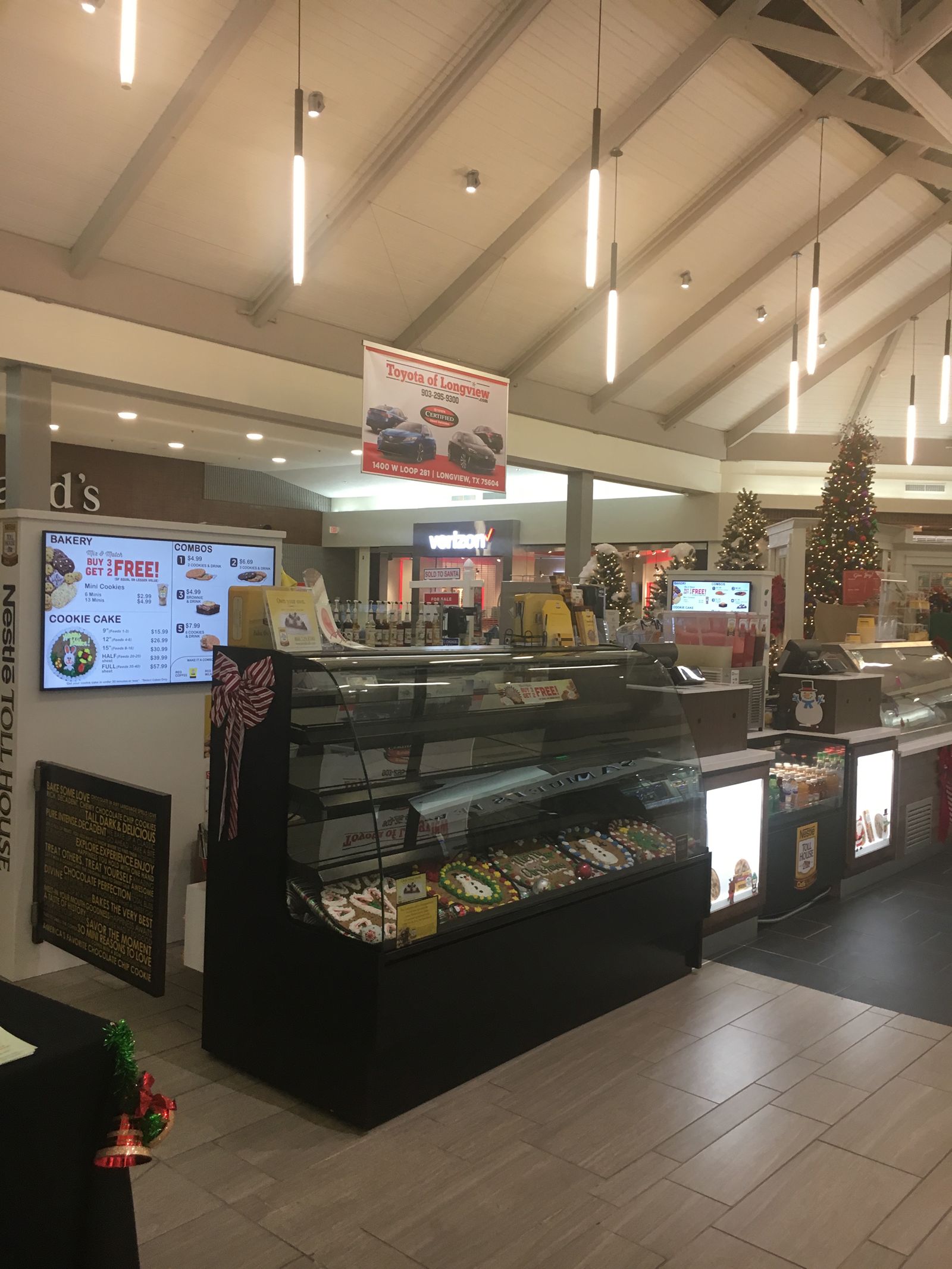 Longview Welcomes 1st Nestlé Toll House Café by Chip