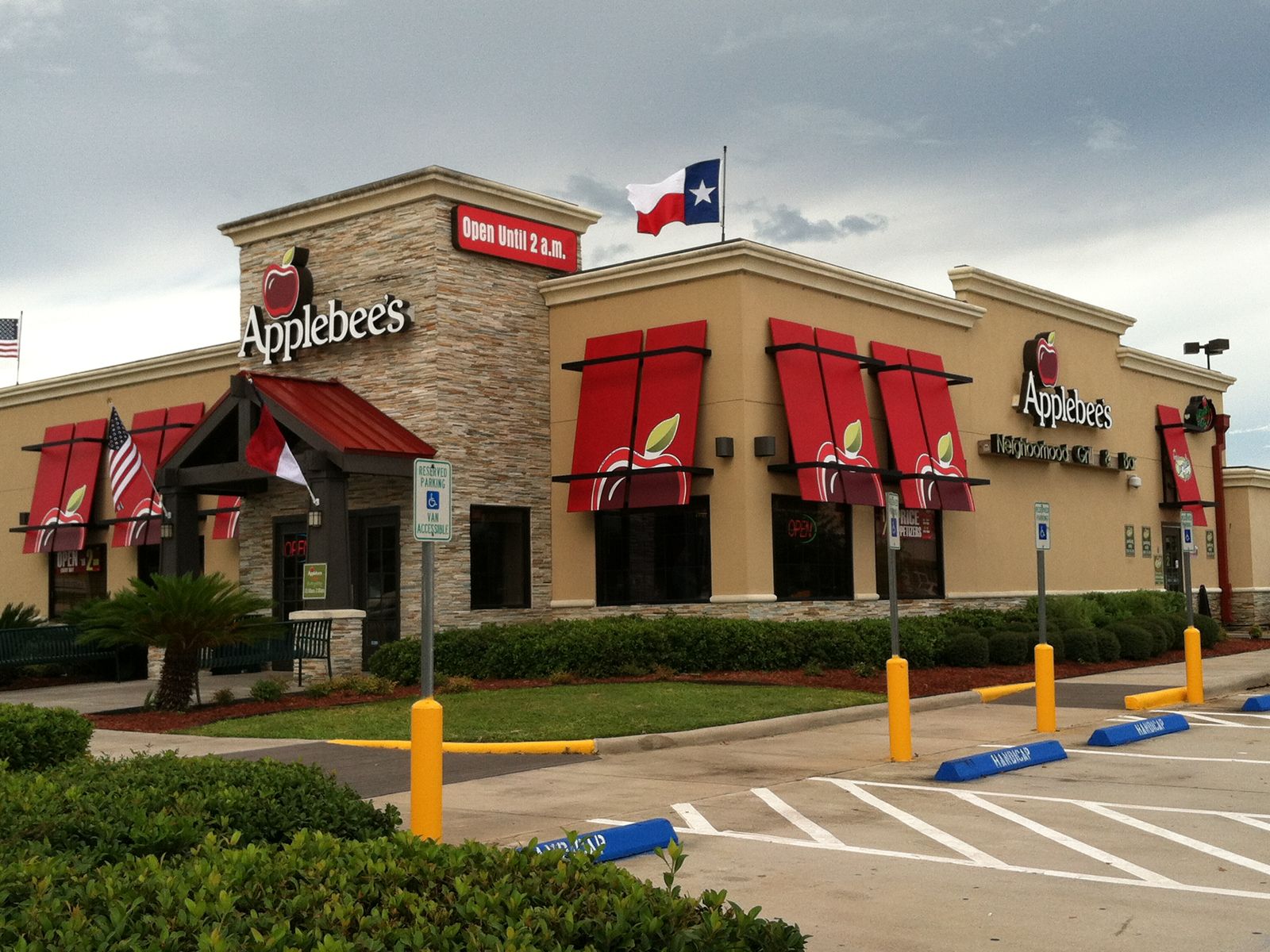 Applebee's in Texas Brings Back Famous Riblets by Popular Demand; Guests Can Choose All-You-Can-Eat Riblets or All-You-Can-Eat Chicken Tenders with Endless Classic Fries, All Day, Every Day for Only $12.99