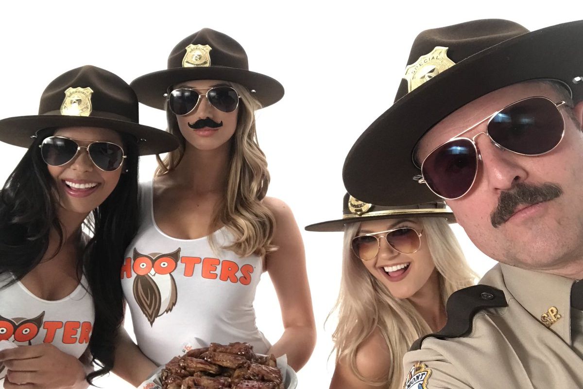 It's No Joke! Hooters Teams Up with "Super Troopers 2" to Launch Snozzberry Sauce