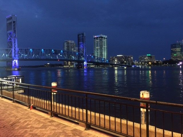 Hooters Brings New, Contemporary Design to Jacksonville Landing Location