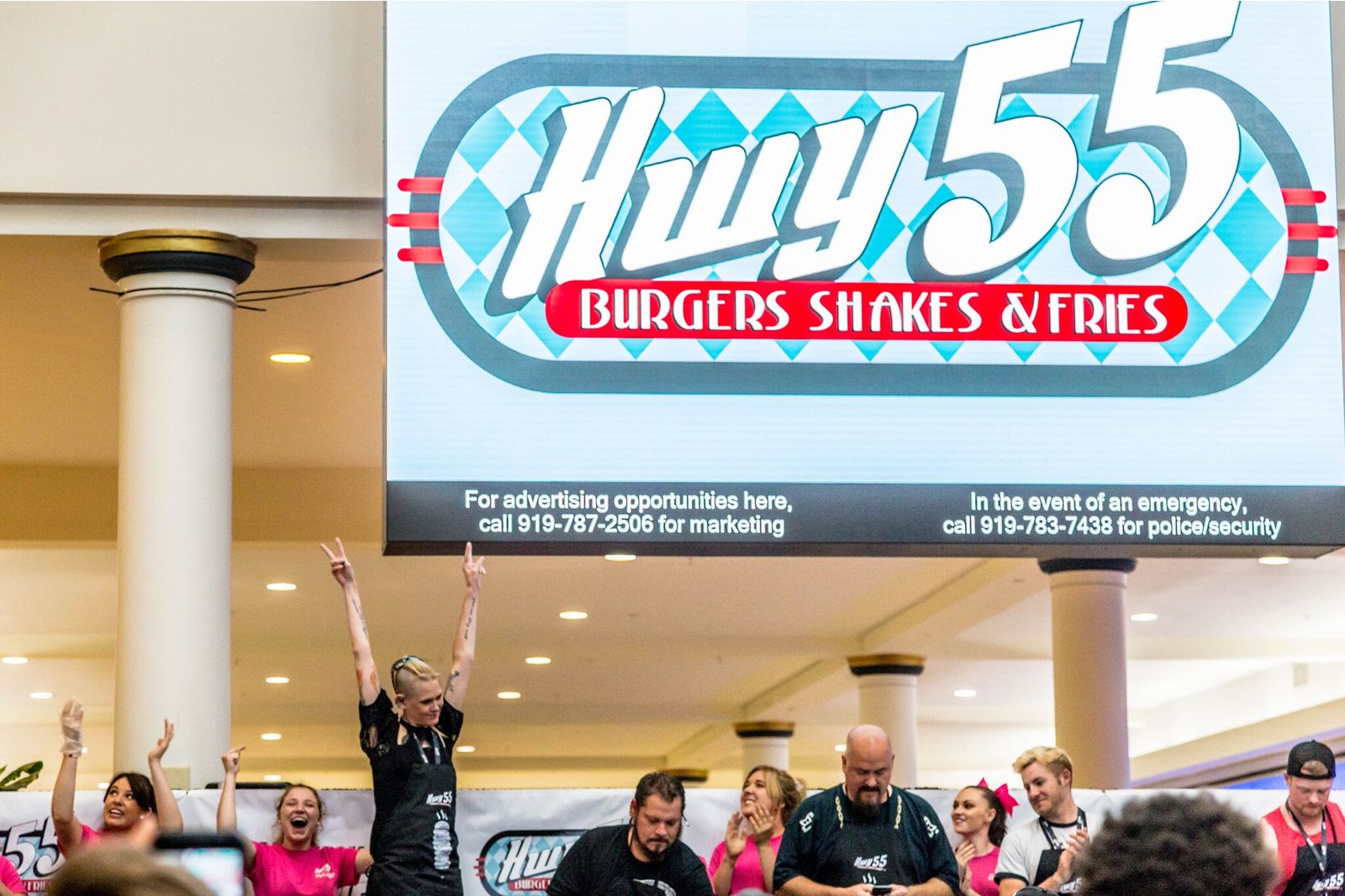 Molly Schuyler, 100-Pound Mother of Four, Inhales 55 oz. (3.5 pounds) of Hwy 55 Burgers in World-Record Time