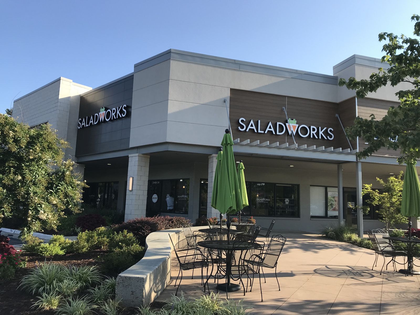 Saladworks, the Nation's Leading Salad-Centric Franchise Brand, Opens First Atlanta Location
