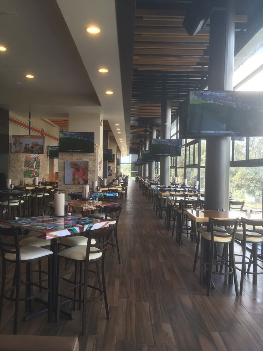 16th Hooters Location in Mexico Opens in Mexico City