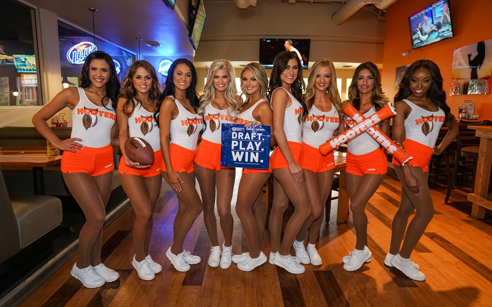 Hooters is the #1 Pick to Host your Fantasy Football Draft