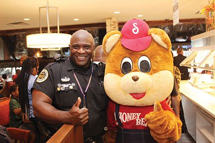 Shoney's Treats At-Risk Youth from Backfield in Motion at its Dinner for Hope - Inspiring Nashville Event with the Metropolitan Nashville Police Department