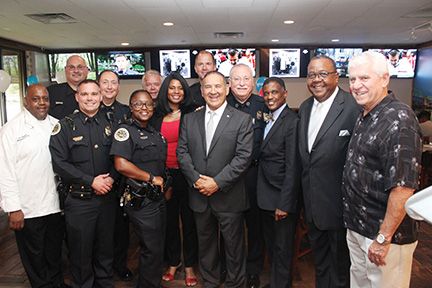 Shoney's Treats At-Risk Youth from Backfield in Motion at its Dinner for Hope - Inspiring Nashville Event with the Metropolitan Nashville Police Department