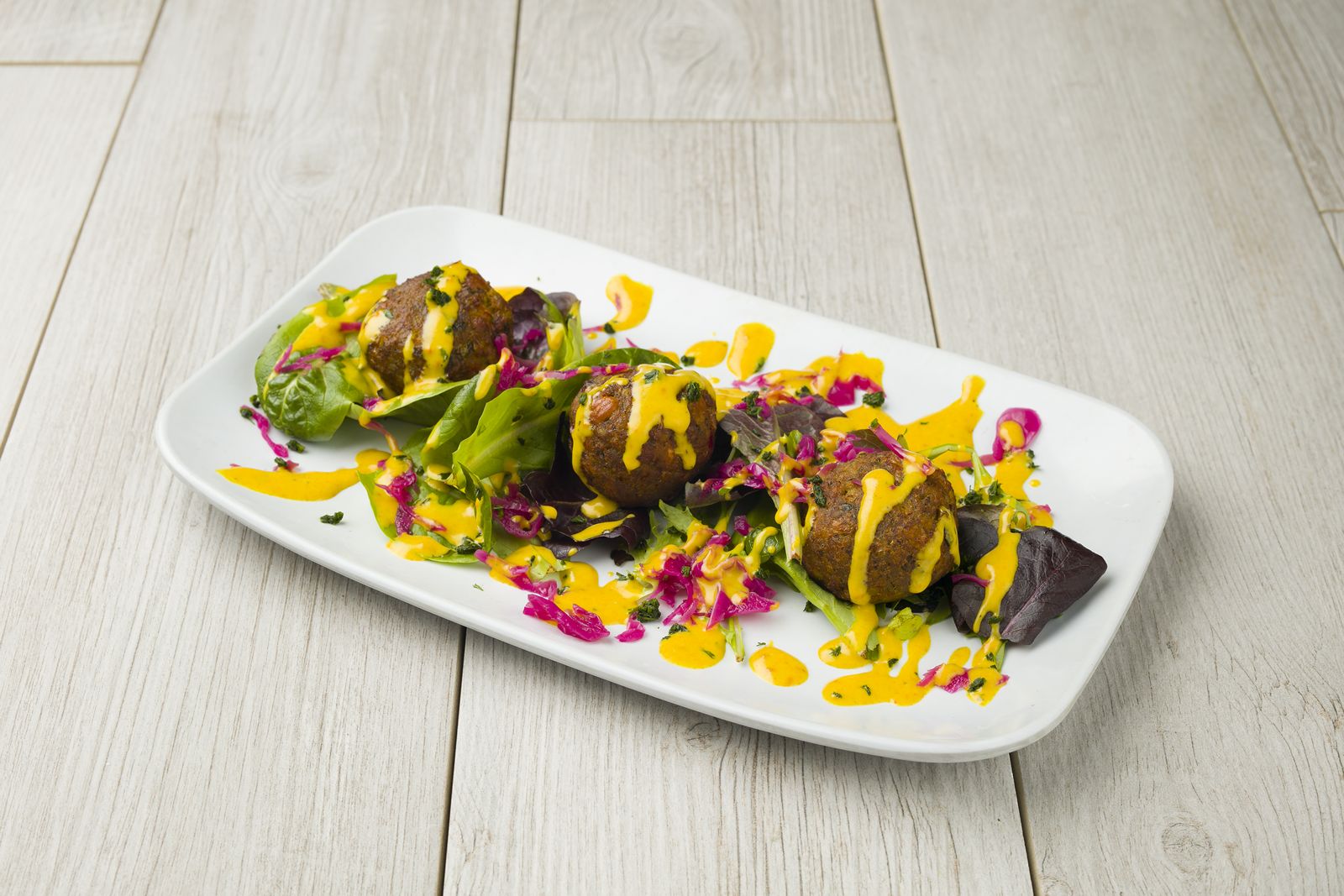Daphne's, the fresh and wholesome Mediterranean fast casual, is embarking on a journey to regain footing in the crowded Mediterranean segment by rebranding, overhauling its menu, and entering new markets nationwide.