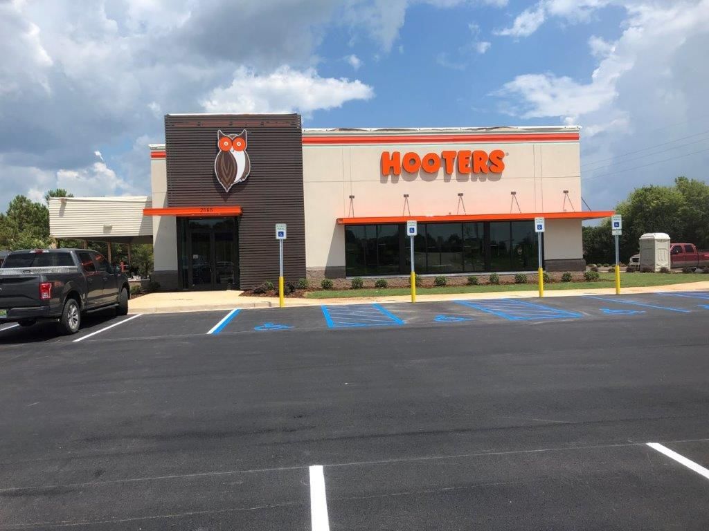 Hooters Opens Newest Location in Prattville, Alabama