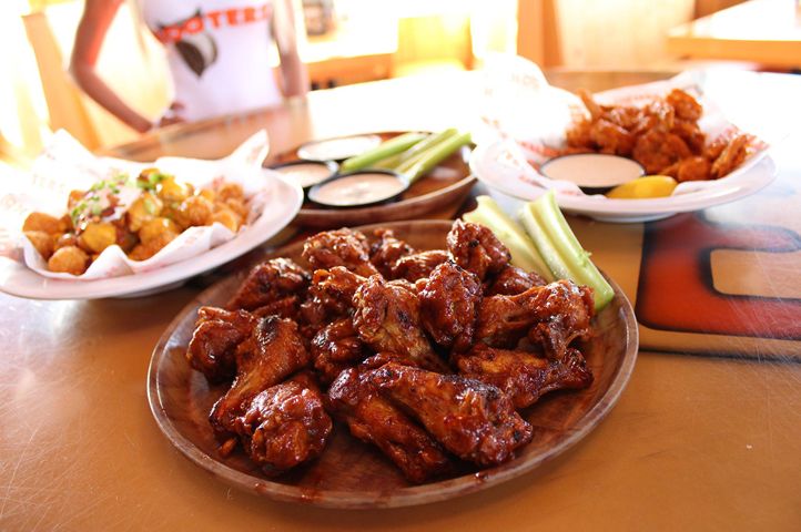 Hooters Signs Franchise Agreement with OYO Hotel & Casino Las Vegas
