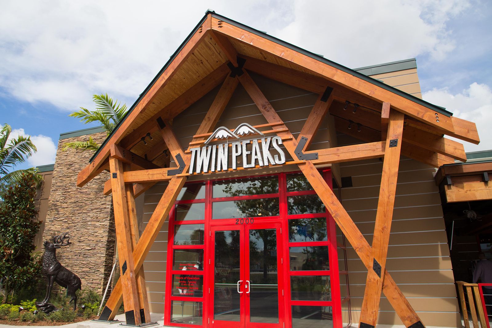 Twin Peaks Makes Its Highly Anticipated San Marcos Debut