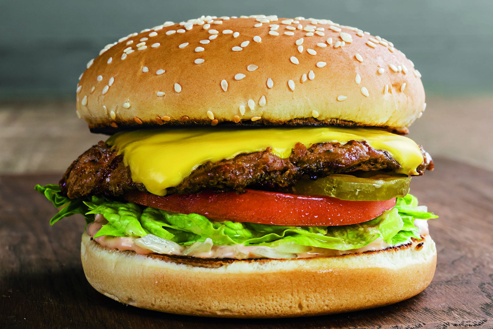 Farmer Boys® has announced two initiatives that invites guests to help feed healthcare workers in Farmer Boys' communities and provide meals to those in need through Feeding America.
