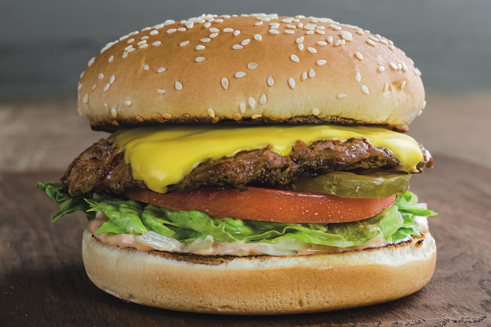 Farmer Boys®, the Southern California-based fast casual concept known for its award-winning burgers and exceptional service, is a presenting sponsor of The Great American Takeout's Burger Bash event on National Hamburger Day, May 28.