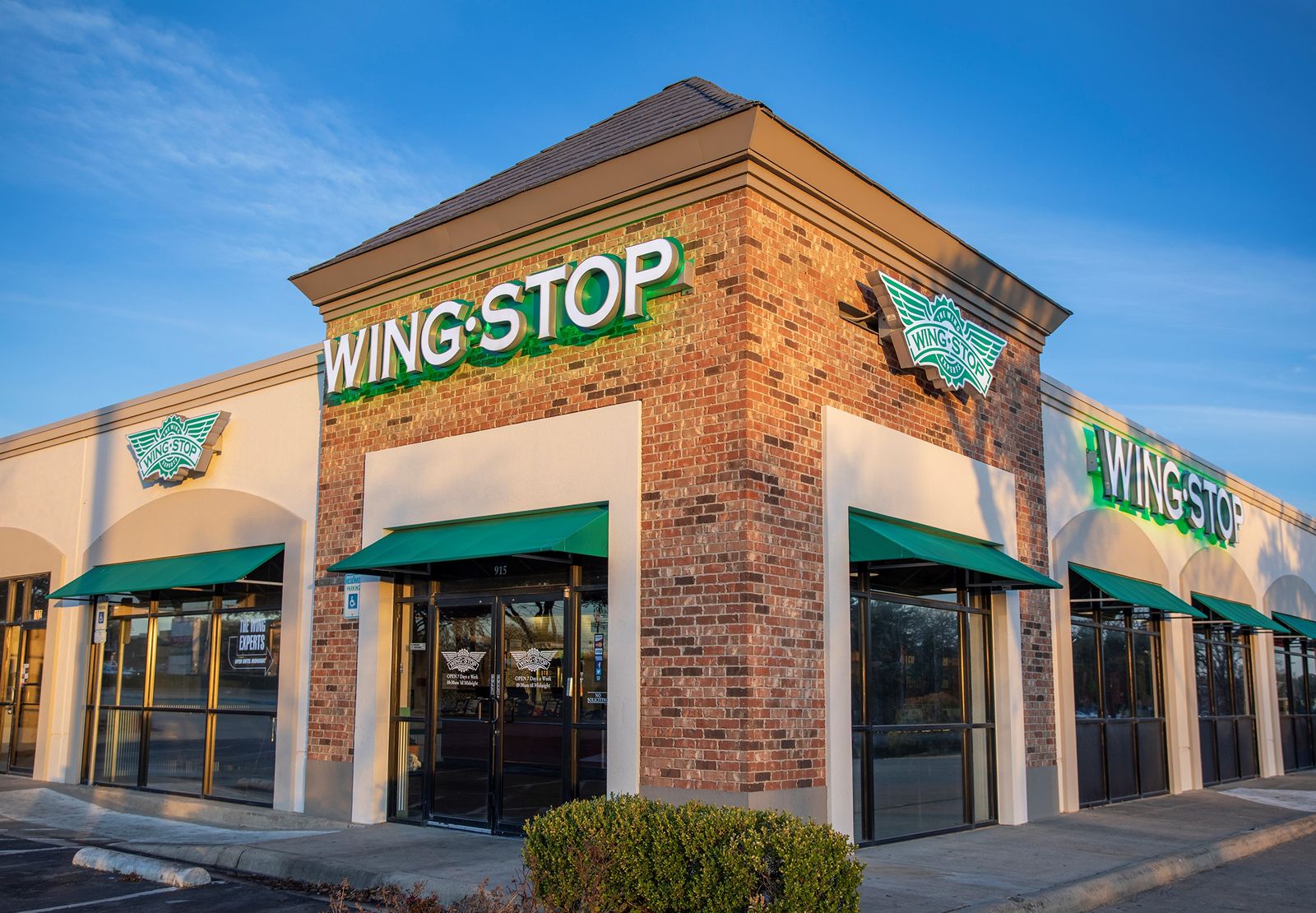 Wingstop Opens Milestone 1,500th Restaurant Wingstop Opens Milestone 1,500th Restaurant